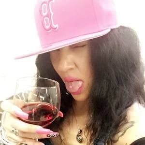 Meet your Posher, Helen